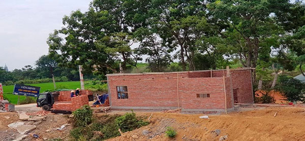 Xây dựng nhà trái phép trên đê Cầu Chày, huyện Yên Định